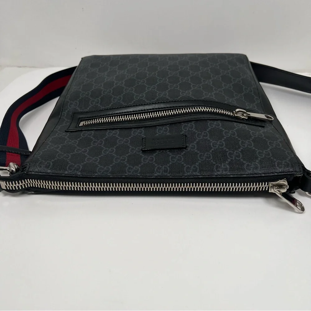 GUCCI GG SUPREME BLACK MONOGRAM WEB FLAT MESSENGER BAG